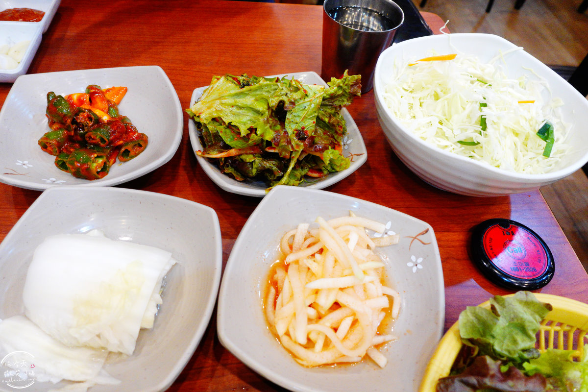 馬場排骨本店∥首爾馬場排骨本店(마장갈비본점)馬場站(마장역)炭火烤肉店︱電影超完美殺手拍攝地,比臉還大的牛王排骨、五花肉︱首爾美食、首爾烤肉店 - 第7張圖