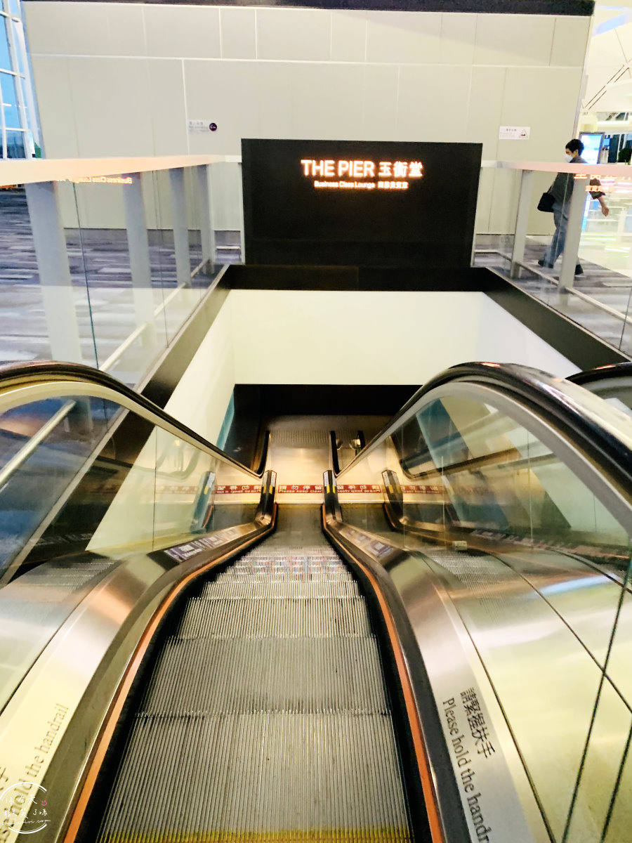 The Pier玉衡堂∥香港國際機場最豪華的國泰貴賓室體驗,65號候機門旁,飛行前的極致享受︱國泰航空香港貴賓室,沐浴、早餐時段用餐、品酒︱初探The Pier 玉衡堂貴賓室 - 第15張圖