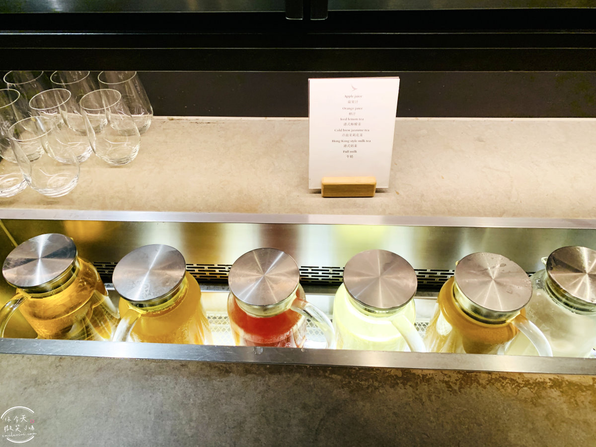 The Pier玉衡堂∥香港國際機場最豪華的國泰貴賓室體驗,65號候機門旁,飛行前的極致享受︱國泰航空香港貴賓室,沐浴、早餐時段用餐、品酒︱初探The Pier 玉衡堂貴賓室 - 第41張圖