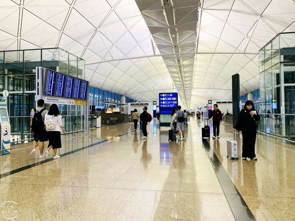 The Pier玉衡堂∥香港國際機場最豪華的國泰貴賓室體驗,65號候機門旁,飛行前的極致享受︱國泰航空香港貴賓室,沐浴、早餐時段用餐、品酒︱初探The Pier 玉衡堂貴賓室 - 第6張圖