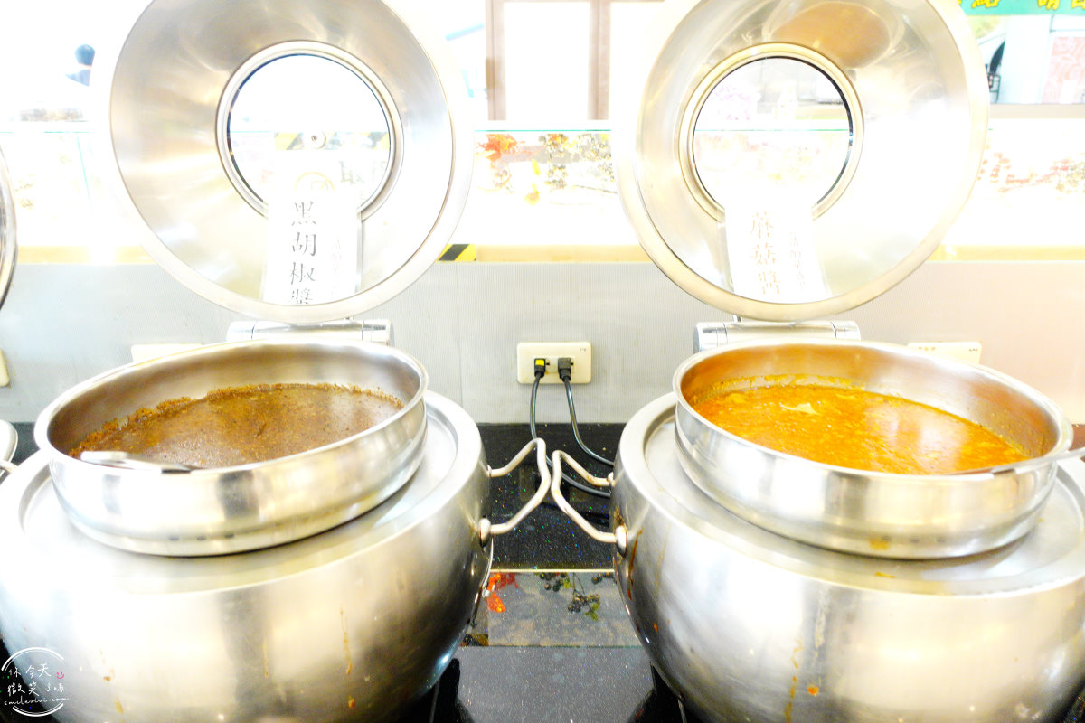 貴族世家台南新營店∥台南新營餐廳推薦,完美用餐體驗︱貴族世家菜單價位,各種排餐、自助式吃到飽,免費停車場︱貴族世家牛排台南新營鮮饌館 - 第14張圖