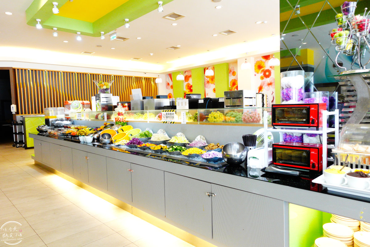 貴族世家台南新營店∥台南新營餐廳推薦,完美用餐體驗︱貴族世家菜單價位,各種排餐、自助式吃到飽,免費停車場︱貴族世家牛排台南新營鮮饌館 - 第23張圖