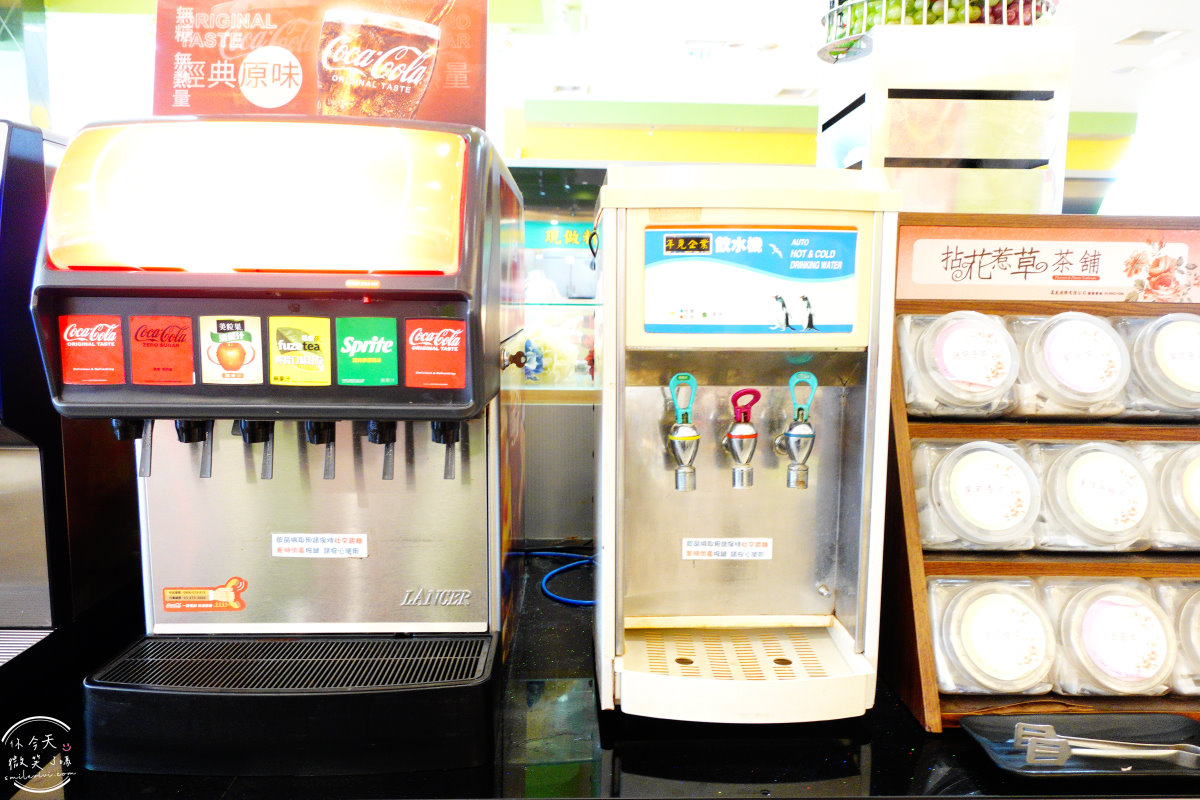 貴族世家台南新營店∥台南新營餐廳推薦,完美用餐體驗︱貴族世家菜單價位,各種排餐、自助式吃到飽,免費停車場︱貴族世家牛排台南新營鮮饌館 - 第36張圖