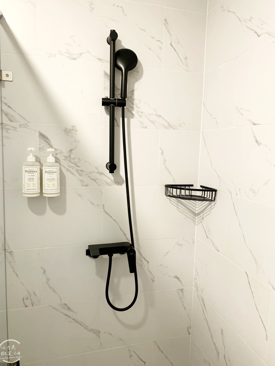 高雄住宿推薦∥河映宿沐 RiverTrees Hotel,愛河畔日系文青旅宿,高雄流行音樂中心旁,演唱會住宿推薦!紅白酒無限暢飲太幸福!高質感雙人房,各種房型一次看︱近捷運鹽埕埔站、輕軌真愛碼頭站 - 第55張圖