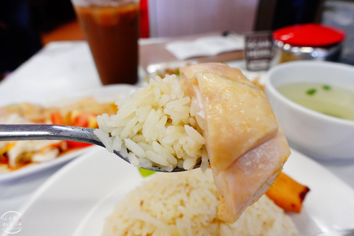 新瑞記海南雞飯∥新加坡美食必吃,享受新瑞記海南雞飯的獨特風味︱獨享套餐一個人吃也美味,細膩的雞肉和芳香的米飯︱新加坡必吃海南雞飯 - 第43張圖