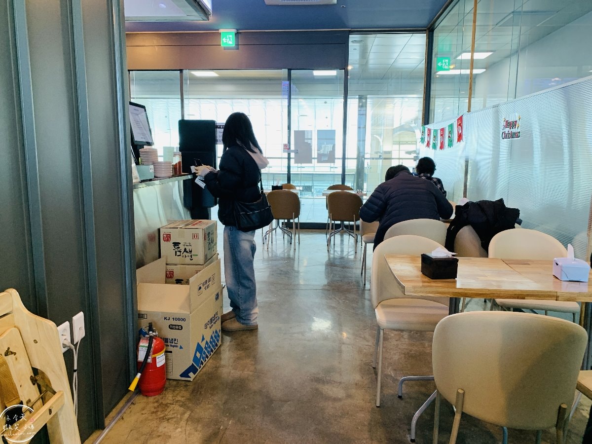 大田夾縫拉麵飯捲∥大田站美食廣場,比辛拉麵還辣的泡麵:夾縫拉麵飯捲(틈새라면 대전역사점)︱可自行選擇辣度的泡麵︱從不平凡的美食體驗開始:在大田站進行火辣挑戰 - 第5張圖