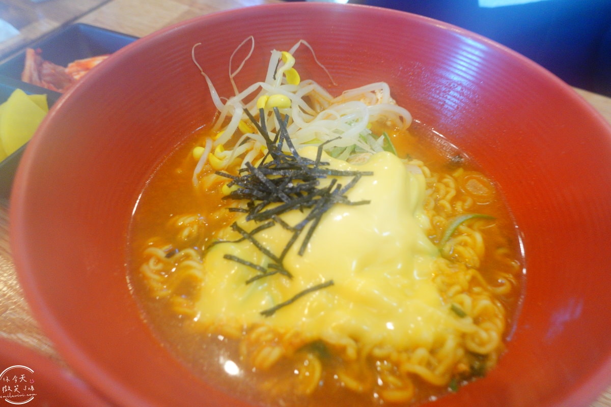 大田夾縫拉麵飯捲∥大田站美食廣場,比辛拉麵還辣的泡麵:夾縫拉麵飯捲(틈새라면 대전역사점)︱可自行選擇辣度的泡麵︱從不平凡的美食體驗開始:在大田站進行火辣挑戰 - 第22張圖