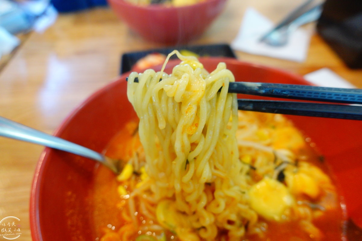 大田夾縫拉麵飯捲∥大田站美食廣場,比辛拉麵還辣的泡麵:夾縫拉麵飯捲(틈새라면 대전역사점)︱可自行選擇辣度的泡麵︱從不平凡的美食體驗開始:在大田站進行火辣挑戰 - 第23張圖