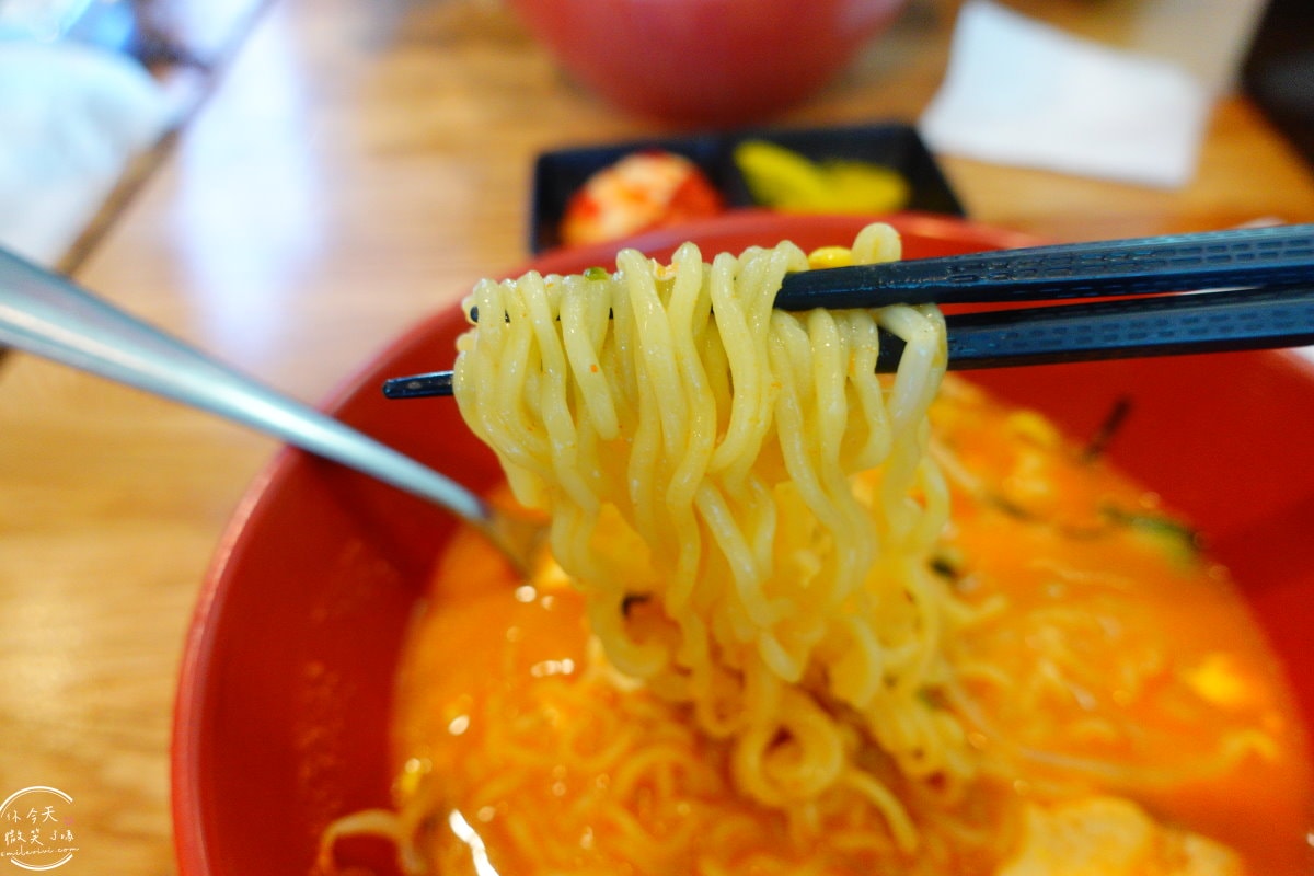 大田夾縫拉麵飯捲∥大田站美食廣場,比辛拉麵還辣的泡麵:夾縫拉麵飯捲(틈새라면 대전역사점)︱可自行選擇辣度的泡麵︱從不平凡的美食體驗開始:在大田站進行火辣挑戰 - 第24張圖