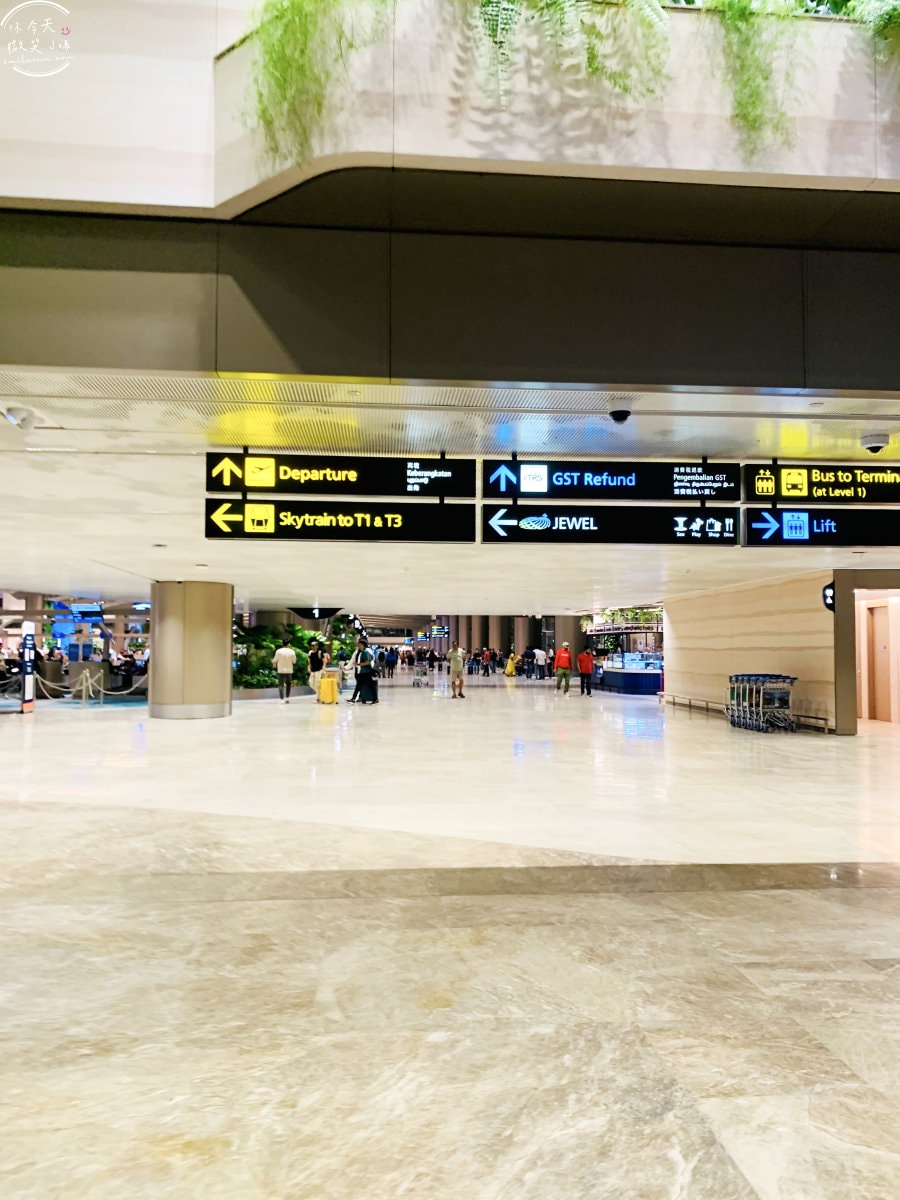 樟宜機場第四航廈∥新加坡樟宜機場,國泰航空辦理報到、搭乘國泰航空︱機場內繽紛土生華人屋︱新加坡地鐵搭接駁車至第四航廈T4路線︱第四航廈T4接駁車 - 第12張圖