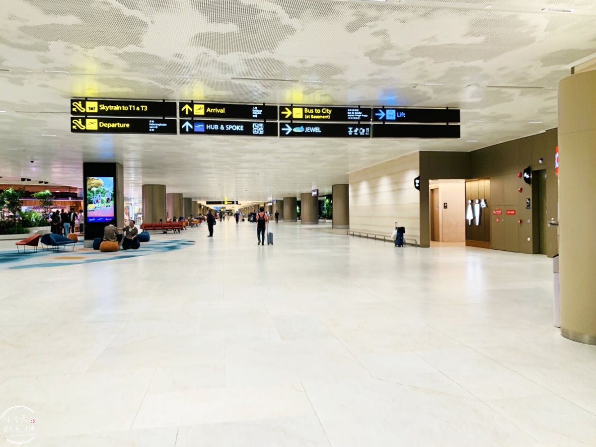 樟宜機場第四航廈∥新加坡樟宜機場,國泰航空辦理報到、搭乘國泰航空︱機場內繽紛土生華人屋︱新加坡地鐵搭接駁車至第四航廈T4路線︱第四航廈T4接駁車 - 第15張圖
