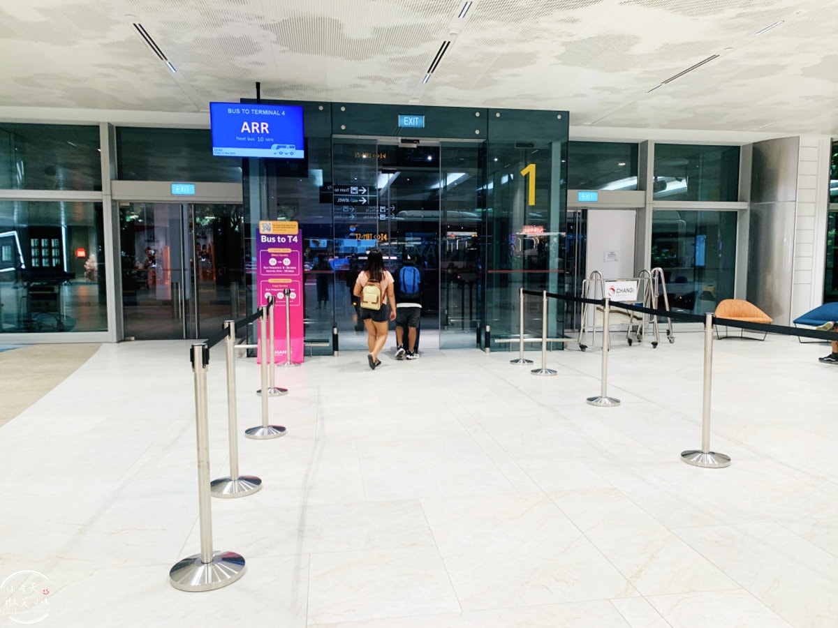 樟宜機場第四航廈∥新加坡樟宜機場,國泰航空辦理報到、搭乘國泰航空︱機場內繽紛土生華人屋︱新加坡地鐵搭接駁車至第四航廈T4路線︱第四航廈T4接駁車 - 第17張圖