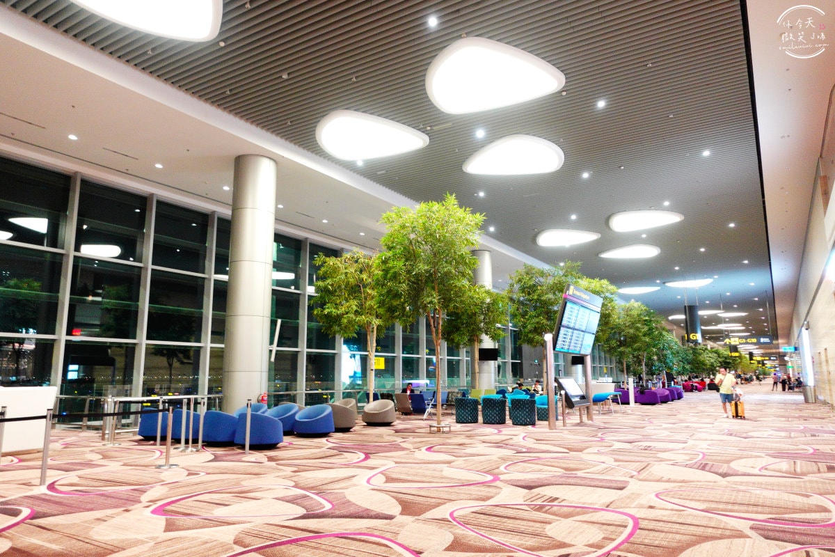 樟宜機場第四航廈∥新加坡樟宜機場,國泰航空辦理報到、搭乘國泰航空︱機場內繽紛土生華人屋︱新加坡地鐵搭接駁車至第四航廈T4路線︱第四航廈T4接駁車 - 第44張圖