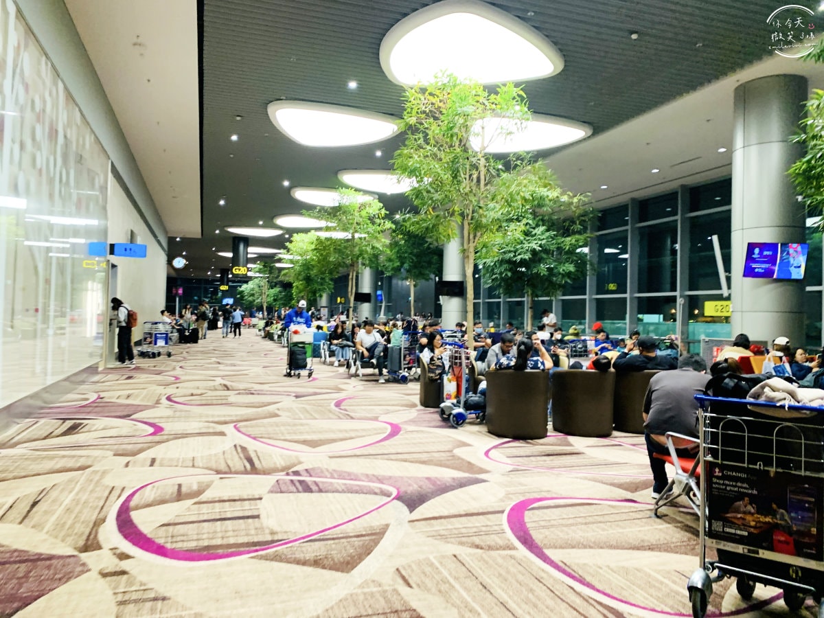 樟宜機場第四航廈∥新加坡樟宜機場,國泰航空辦理報到、搭乘國泰航空︱機場內繽紛土生華人屋︱新加坡地鐵搭接駁車至第四航廈T4路線︱第四航廈T4接駁車 - 第49張圖