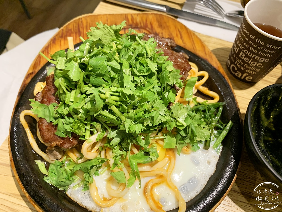 大港參貳牛排館∥愛香菜的人注意!!鹽埕美食新亮點!!大港參貳牛排館最新菜單︱飲料、湯品無限暢飲,還有咖哩飯可以吃︱個人排餐,可加蔥花、香菜、起司︱高雄鹽埕餐廳 - 第26張圖