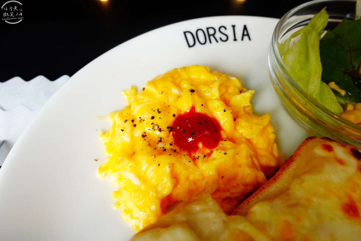 神戶DORSIA喫茶店∥在復古的昭和時代氛圍中吃早餐,體驗舊時代的優雅魅力︱舊式遊戲機上吃早餐,還贈送免費火柴盒!神戶早餐 - 第17張圖