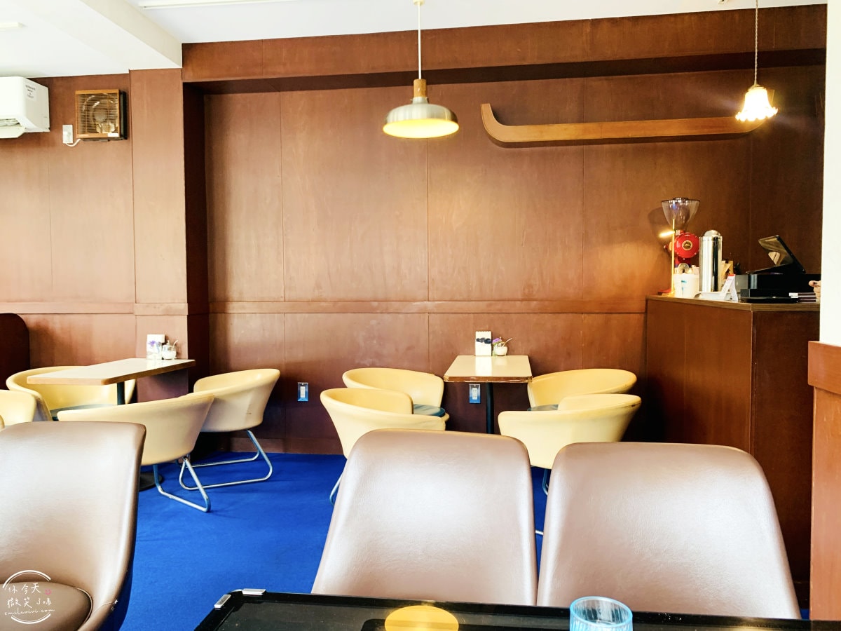 神戶DORSIA喫茶店∥在復古的昭和時代氛圍中吃早餐,體驗舊時代的優雅魅力︱舊式遊戲機上吃早餐,還贈送免費火柴盒!神戶早餐 - 第5張圖