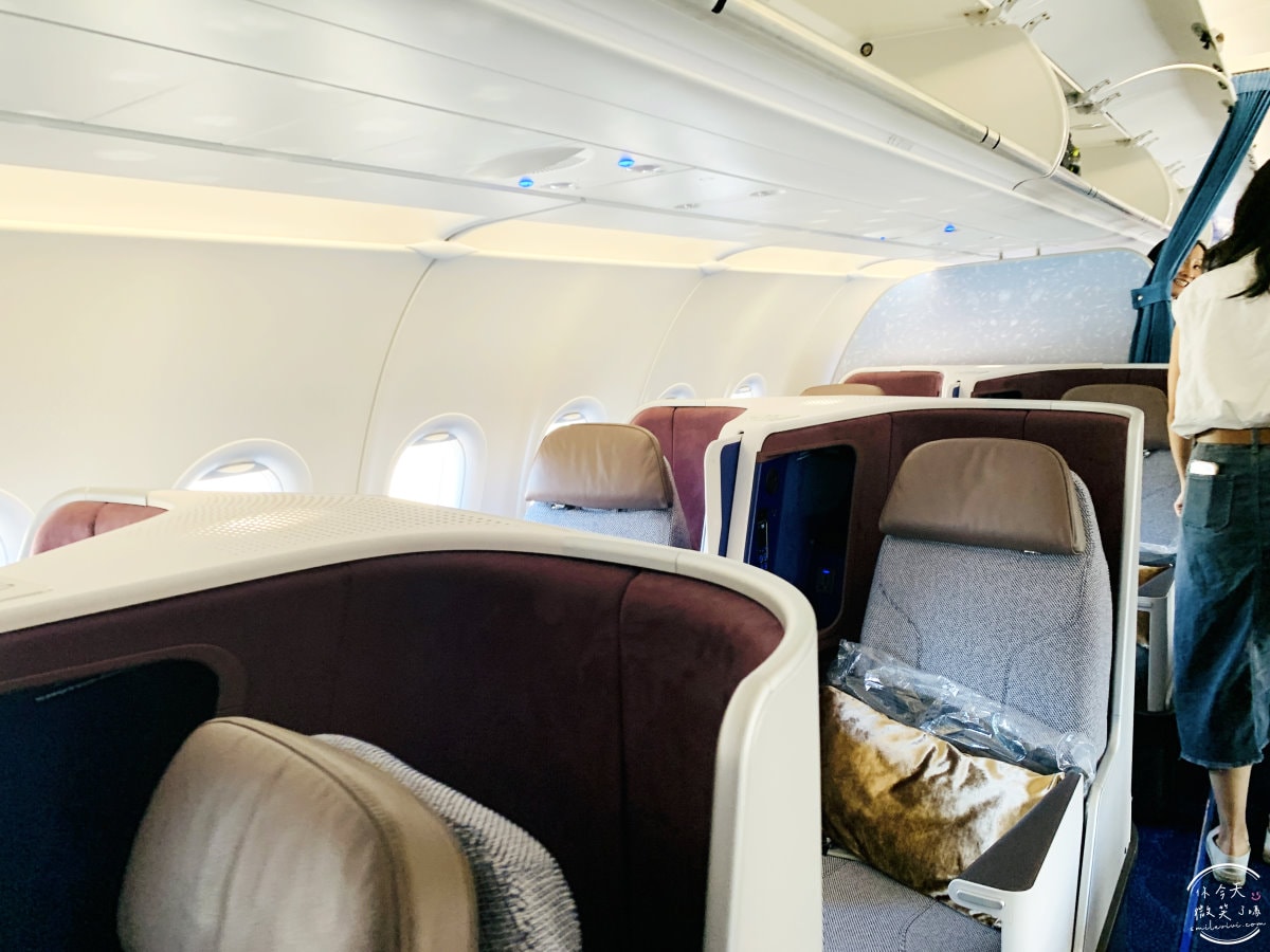 華航CI176商務艙∥A321neo機型、高雄直飛關西大阪奢華享受,中華航空商務艙︱華航聯手東京名店燈燈庵,JIA聯名設計餐具,華航商務艙飛行體驗,高雄直飛大阪心得︱高雄飛行體驗 - 第12張圖