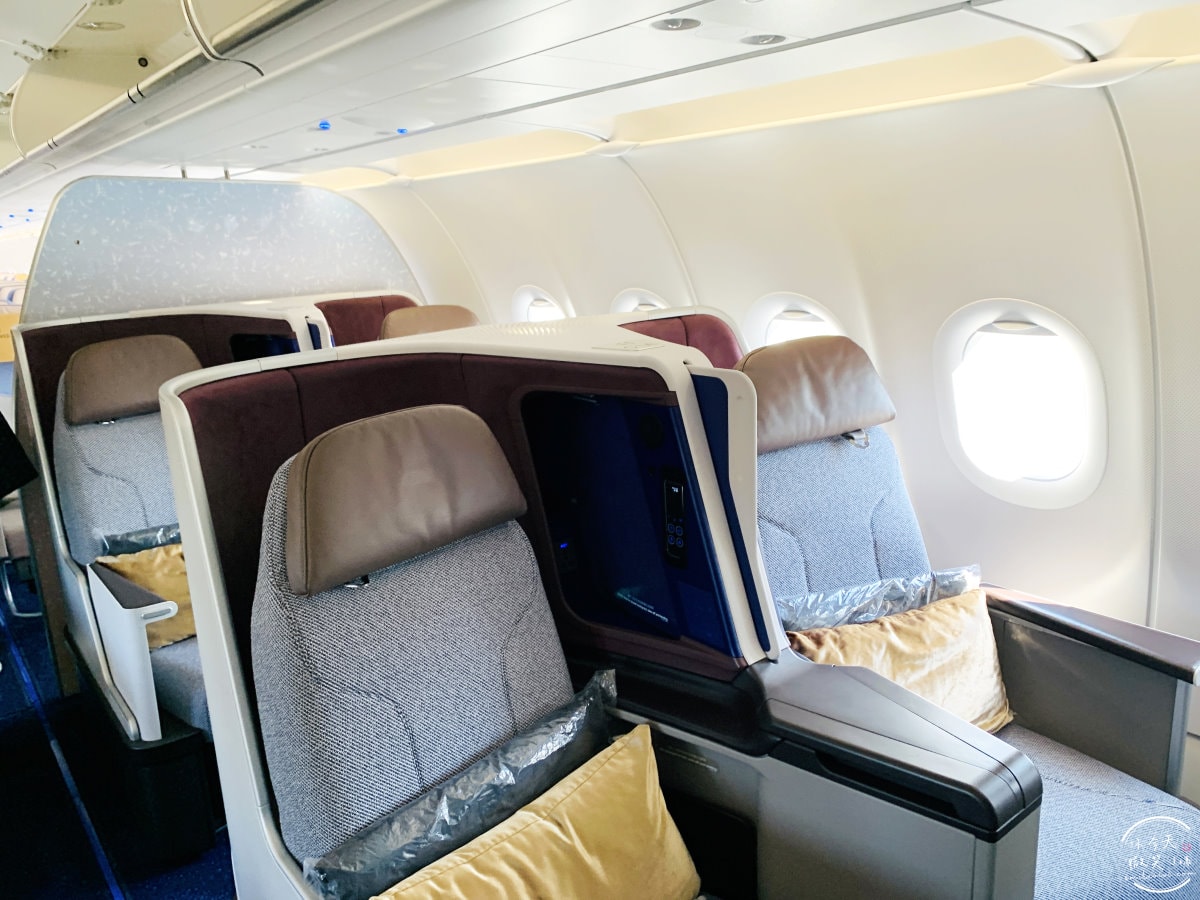 華航CI176商務艙∥A321neo機型、高雄直飛關西大阪奢華享受,中華航空商務艙︱華航聯手東京名店燈燈庵,JIA聯名設計餐具,華航商務艙飛行體驗,高雄直飛大阪心得︱高雄飛行體驗 - 第13張圖