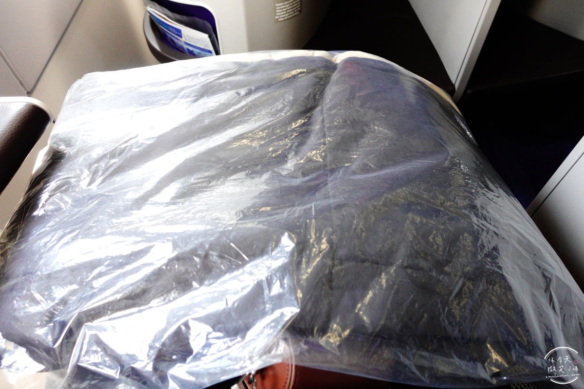 華航CI176商務艙∥A321neo機型、高雄直飛關西大阪奢華享受,中華航空商務艙︱華航聯手東京名店燈燈庵,JIA聯名設計餐具,華航商務艙飛行體驗,高雄直飛大阪心得︱高雄飛行體驗 - 第21張圖