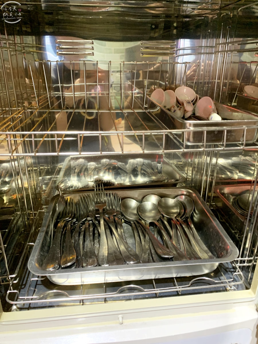 耶蔬蔬食美式餐廳∥高雄素食餐廳,六合路上,素食界麥當勞︱肉食者也愛上的素食天堂,義大利麵、燉飯、漢堡、薯條都是素!只收現金,高雄耶蔬帶來素食餐點新體驗 - 第13張圖