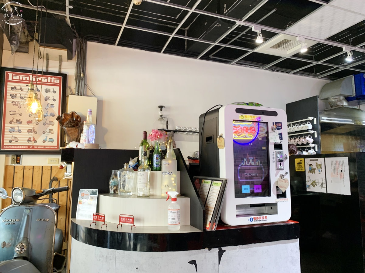 耶蔬蔬食美式餐廳∥高雄素食餐廳,六合路上,素食界麥當勞︱肉食者也愛上的素食天堂,義大利麵、燉飯、漢堡、薯條都是素!只收現金,高雄耶蔬帶來素食餐點新體驗 - 第4張圖