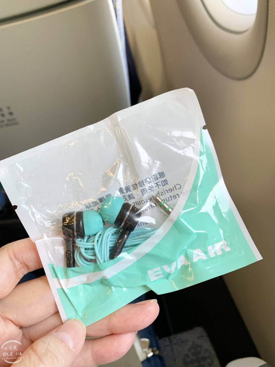 長榮BR172∥長榮航空高雄到仁川經濟艙,飛行紀錄︱兒童餐打造親子專屬美食,飛行中的小幸福︱高雄直飛仁川,長榮航空BR172機型A321 - 第11張圖