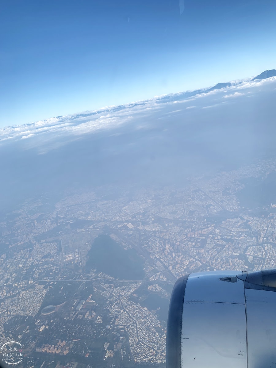 長榮BR172∥長榮航空高雄到仁川經濟艙,飛行紀錄︱兒童餐打造親子專屬美食,飛行中的小幸福︱高雄直飛仁川,長榮航空BR172機型A321 - 第13張圖