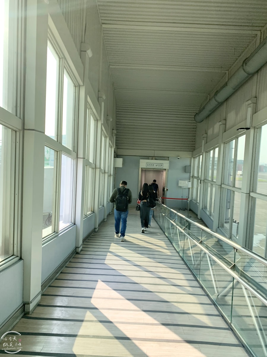 長榮BR172∥長榮航空高雄到仁川經濟艙,飛行紀錄︱兒童餐打造親子專屬美食,飛行中的小幸福︱高雄直飛仁川,長榮航空BR172機型A321 - 第5張圖