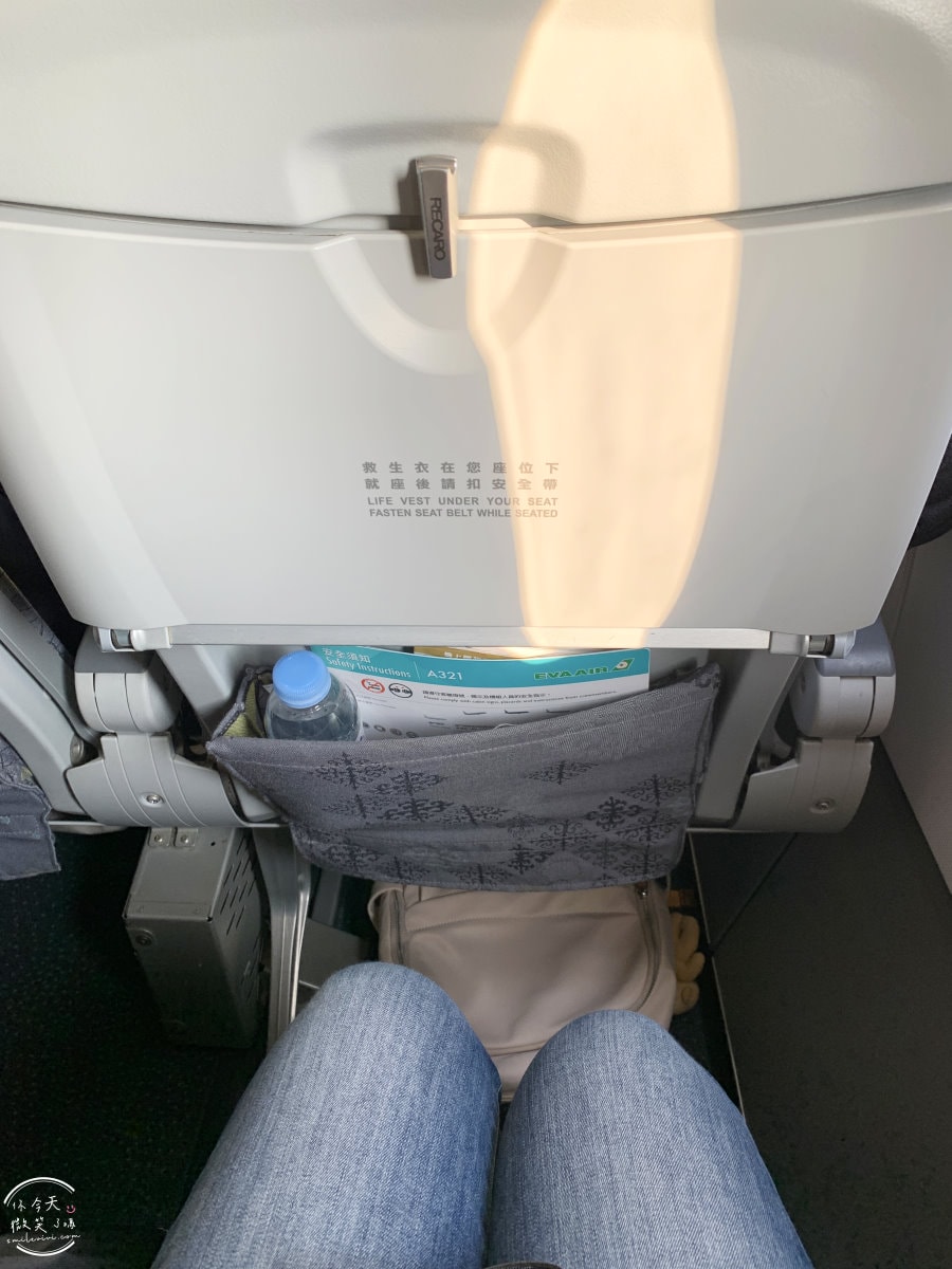長榮BR172∥長榮航空高雄到仁川經濟艙,飛行紀錄︱兒童餐打造親子專屬美食,飛行中的小幸福︱高雄直飛仁川,長榮航空BR172機型A321 - 第9張圖