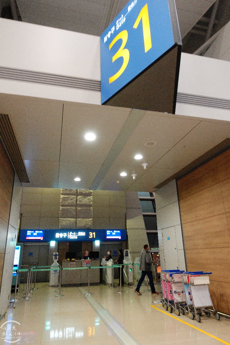 長榮BR171∥仁川飛高雄,長榮航空經濟艙飛行體驗︱長榮飛機餐海鮮特殊餐︱韓國仁川直飛高雄A321機型,仁川國際機場第一航廈 - 第6張圖