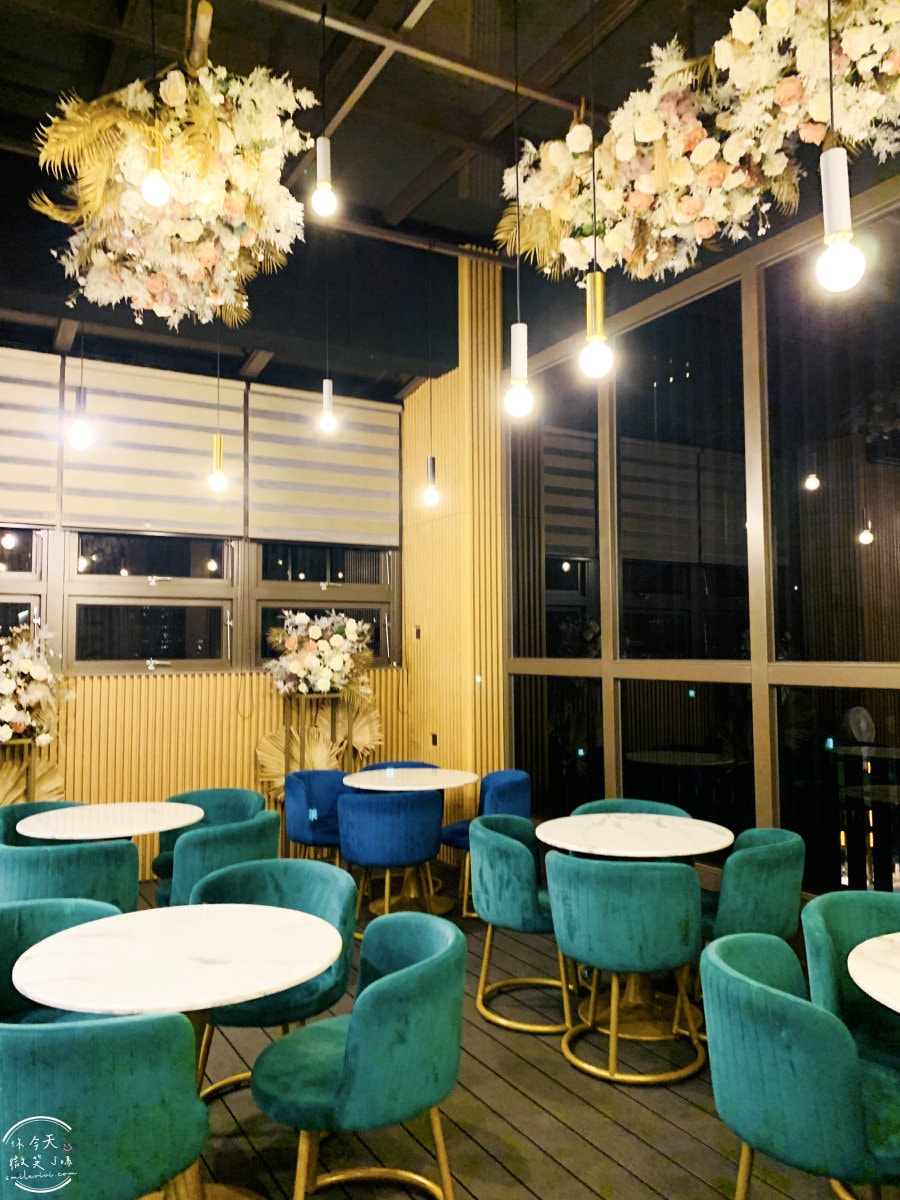 高雄行旅HOTEL LEISURE Kaohsiung∥前金捷運站旁的時尚住宿,13樓網美餐廳打卡必拍!一大床房型、早餐、HAPPY HOUR點心吧分享︱高雄捷運站住宿推薦 - 第41張圖