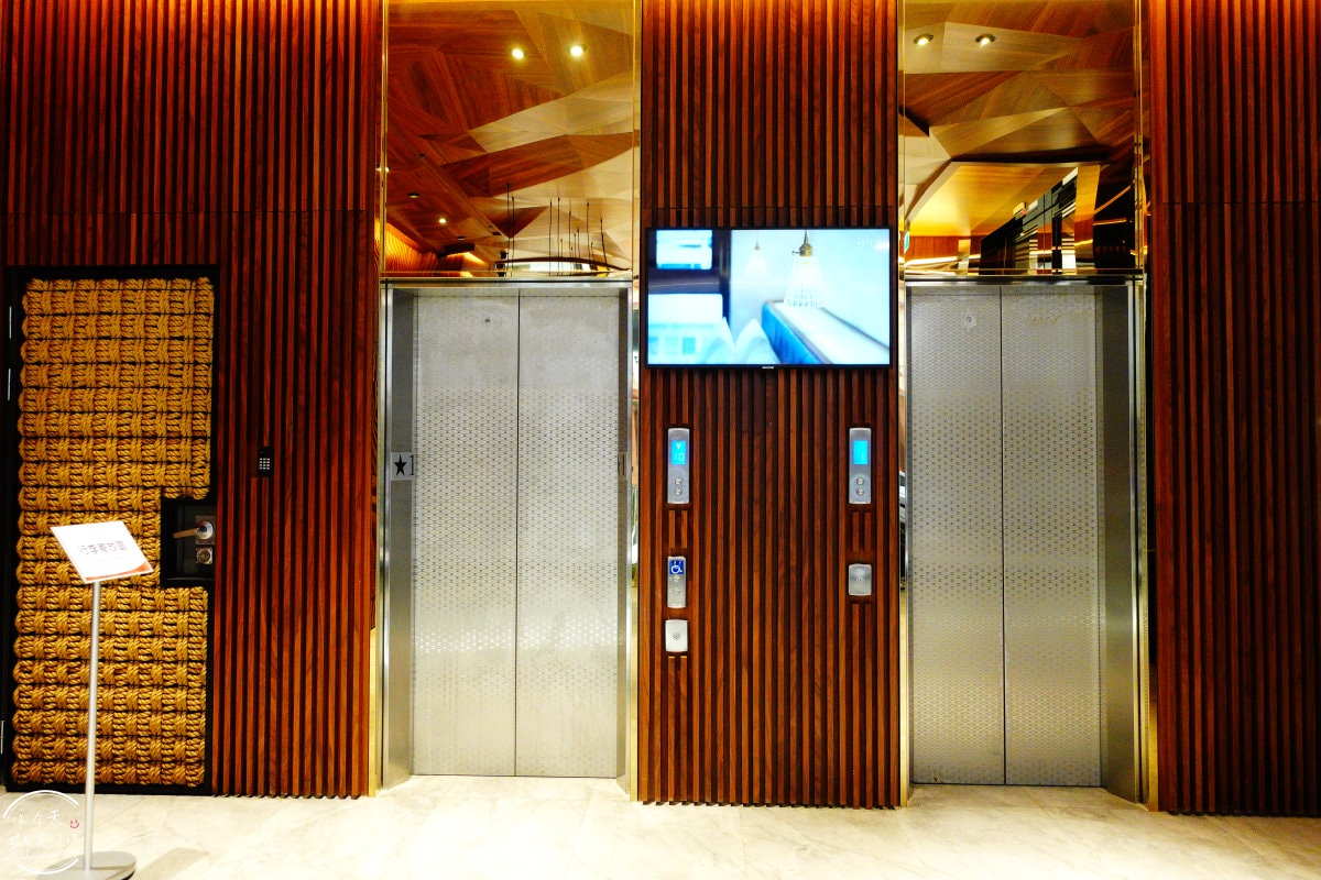 高雄行旅HOTEL LEISURE Kaohsiung∥前金捷運站旁的時尚住宿,13樓網美餐廳打卡必拍!一大床房型、早餐、HAPPY HOUR點心吧分享︱高雄捷運站住宿推薦 - 第10張圖