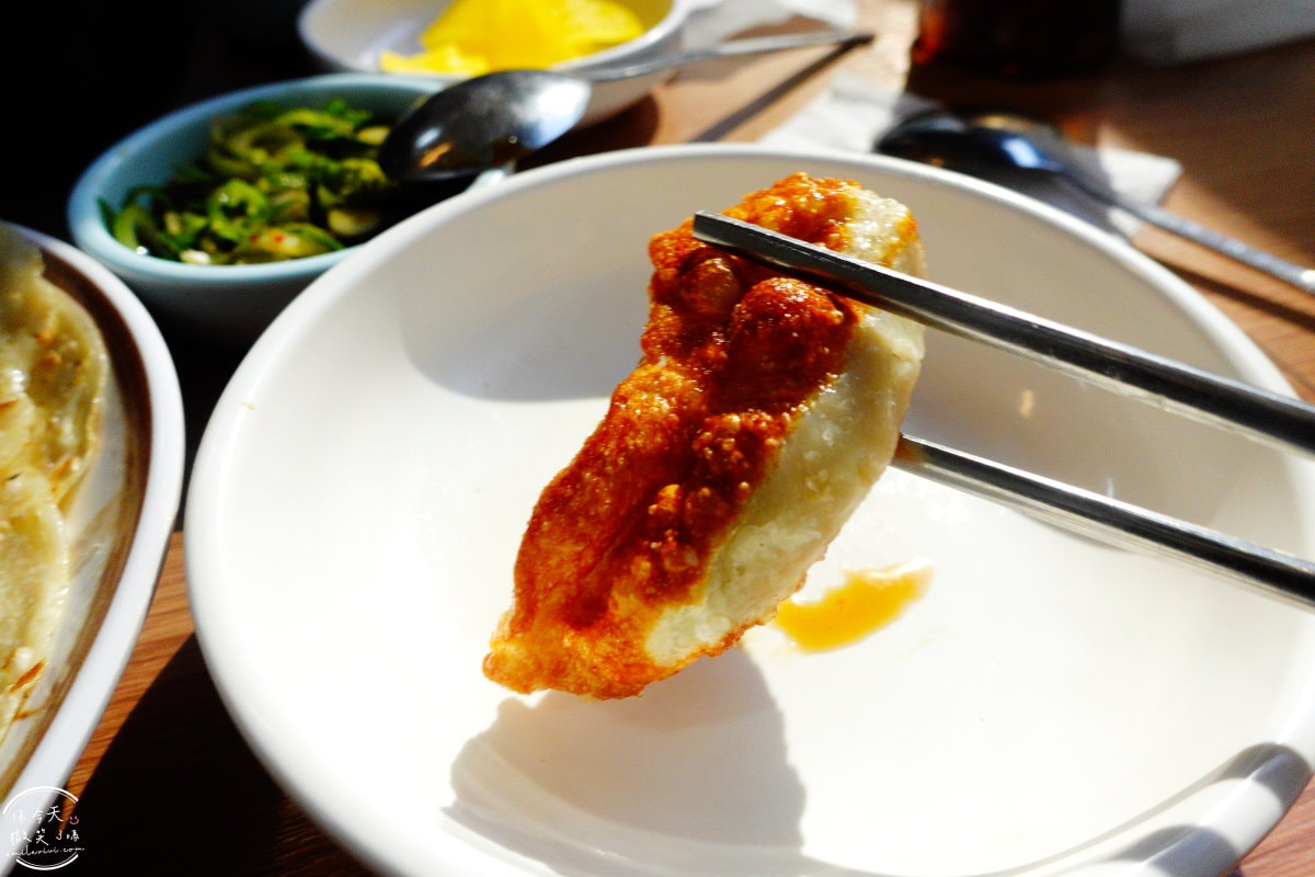 大邱南門薄餃子(남문납작만두)∥品嚐大邱10味代表,南門市場薄餃子非吃不可︱薄餃子(납작만두)、煎餃(꾼만두)、烏冬麵(우동)︱在地人推薦,大邱排隊美食餐廳 - 第14張圖
