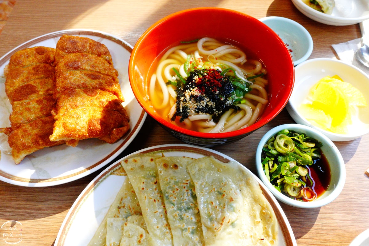 大邱南門薄餃子(남문납작만두)∥品嚐大邱10味代表,南門市場薄餃子非吃不可︱薄餃子(납작만두)、煎餃(꾼만두)、烏冬麵(우동)︱在地人推薦,大邱排隊美食餐廳 - 第8張圖