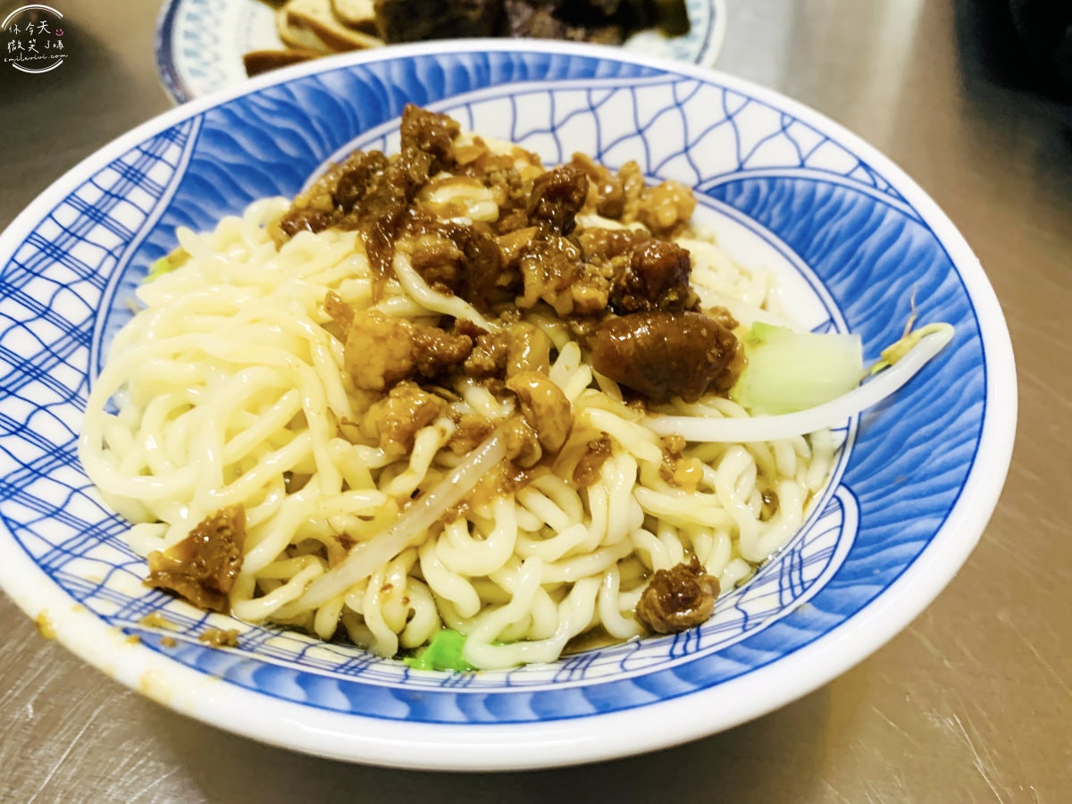 高雄前鎮老店QQ麵∥在地人的秘密老店,隱藏版美食︱35年的堅持!讓在地人念念不忘的美味秘密!前鎮巷弄中的美食寶藏︱高雄前鎮餐廳 - 第12張圖