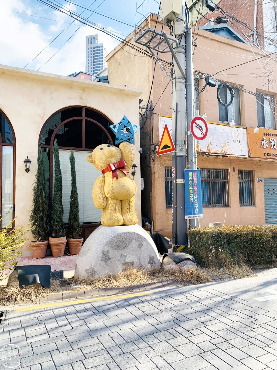 大邱鳳山文化街(봉산문화거리)∥大邱最具特色的文化藝術街道,20多間畫廊聚集︱裝置藝術、畫廊與特色小店的巡禮,大邱打卡新景點︱大邱近代胡同旅行 - 第13張圖