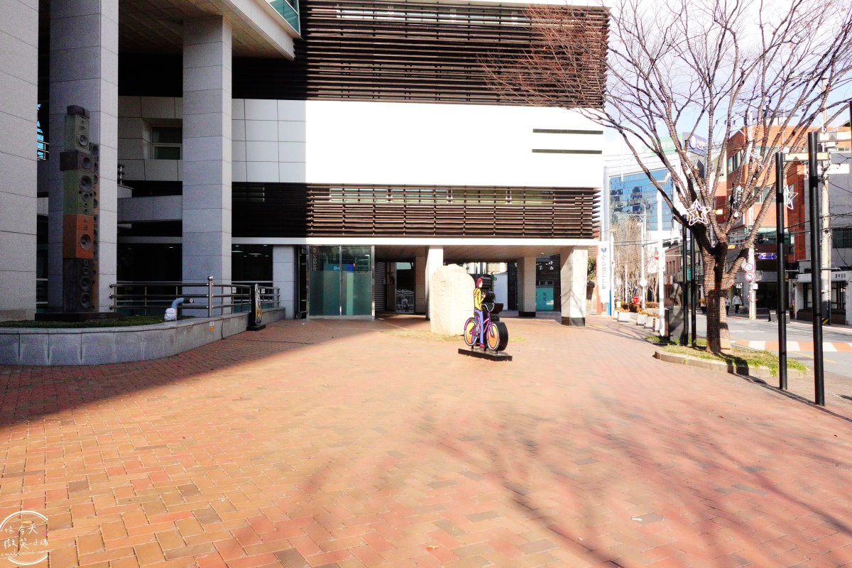 大邱鳳山文化街(봉산문화거리)∥大邱最具特色的文化藝術街道,20多間畫廊聚集︱裝置藝術、畫廊與特色小店的巡禮,大邱打卡新景點︱大邱近代胡同旅行 - 第17張圖