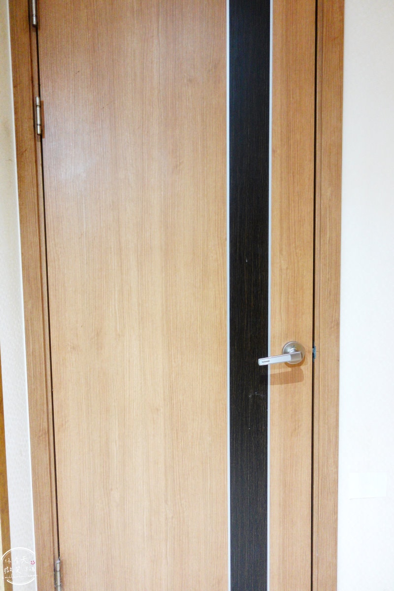 首爾永登浦平價住宿∥Boutique Hotel SB Yeouido(SB汝矣島精品酒店)一大床房型,一晚不到台幣1500︱浴缸、免治馬桶,備有停車場︱首爾地鐵附近住宿 - 第12張圖