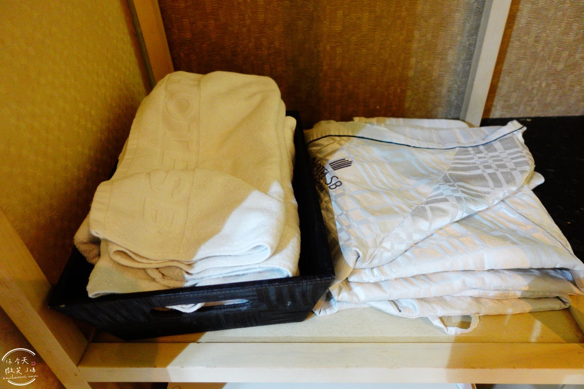首爾永登浦平價住宿∥Boutique Hotel SB Yeouido(SB汝矣島精品酒店)一大床房型,一晚不到台幣1500︱浴缸、免治馬桶,備有停車場︱首爾地鐵附近住宿 - 第18張圖