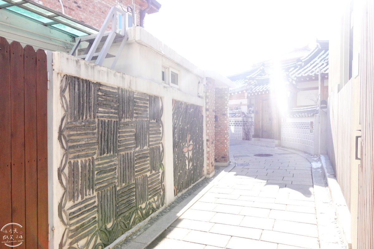 漫步西村韓屋村(서촌마을)∥首爾秘境,漫遊青瓦臺西側隱藏的韓屋村︱670多戶韓屋,韓國首爾新景點 - 第15張圖