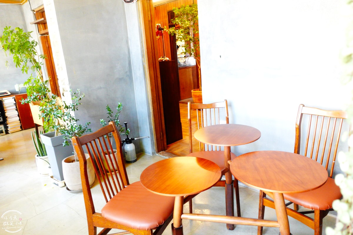 大邱咖啡廳推薦∥CAFE TRANQUILLO(카페 트란퀼로),達城公園旁|大邱西門市場2樓咖啡廳|沉浸式復古體驗,懷舊氛圍、文青必訪拍照地 - 第11張圖