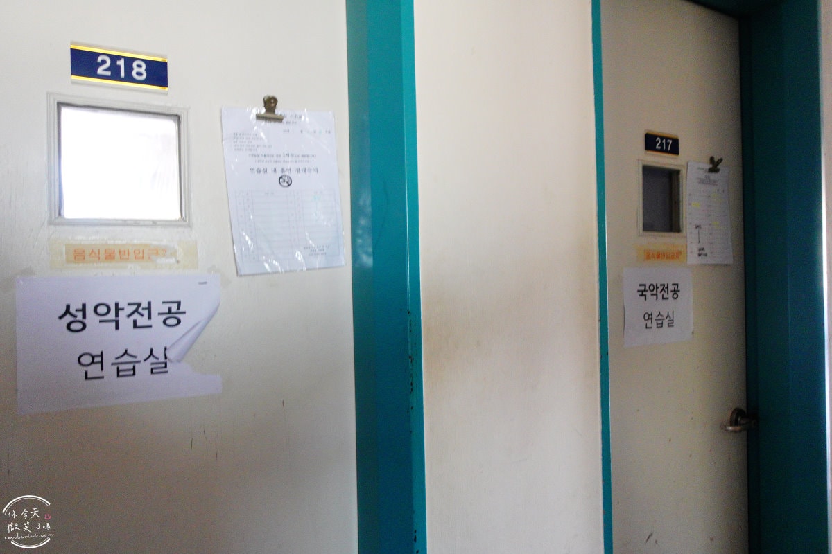 大邱嶺南大學(영남대학교)∥全韓國校區第二大,韓國總統朴正熙創立的名校︱20樓高中央圖書館、音樂系教室︱大邱地鐵景點 - 第15張圖 大邱嶺南大學