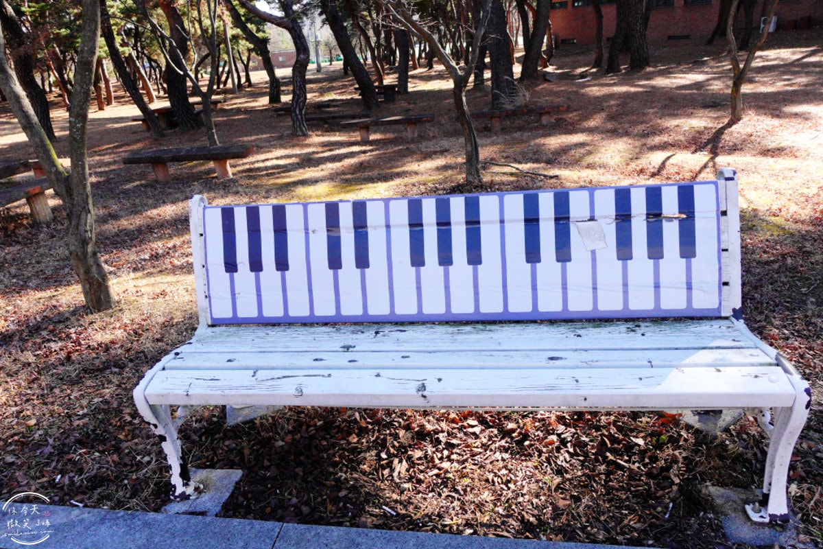 大邱嶺南大學(영남대학교)∥全韓國校區第二大,韓國總統朴正熙創立的名校︱20樓高中央圖書館、音樂系教室︱大邱地鐵景點 - 第21張圖 大邱嶺南大學