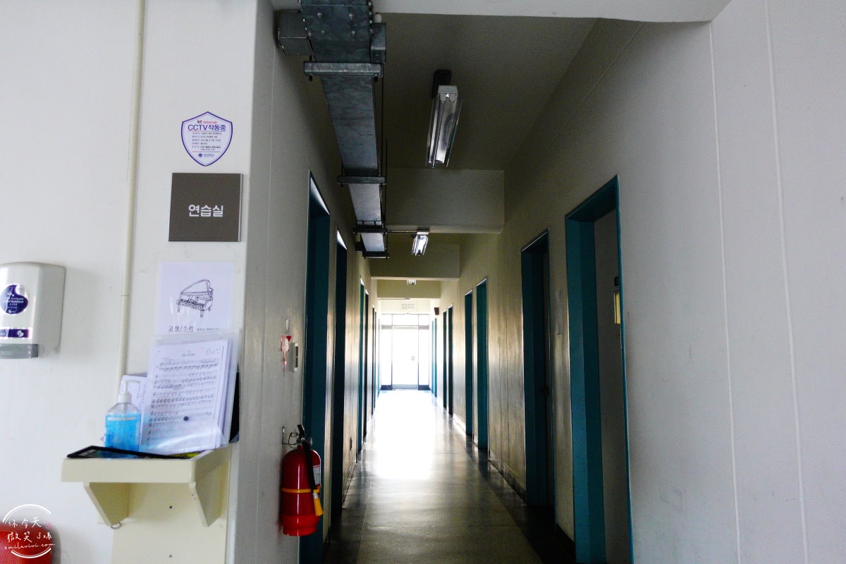大邱嶺南大學(영남대학교)∥全韓國校區第二大,韓國總統朴正熙創立的名校︱20樓高中央圖書館、音樂系教室︱大邱地鐵景點 - 第14張圖 大邱嶺南大學
