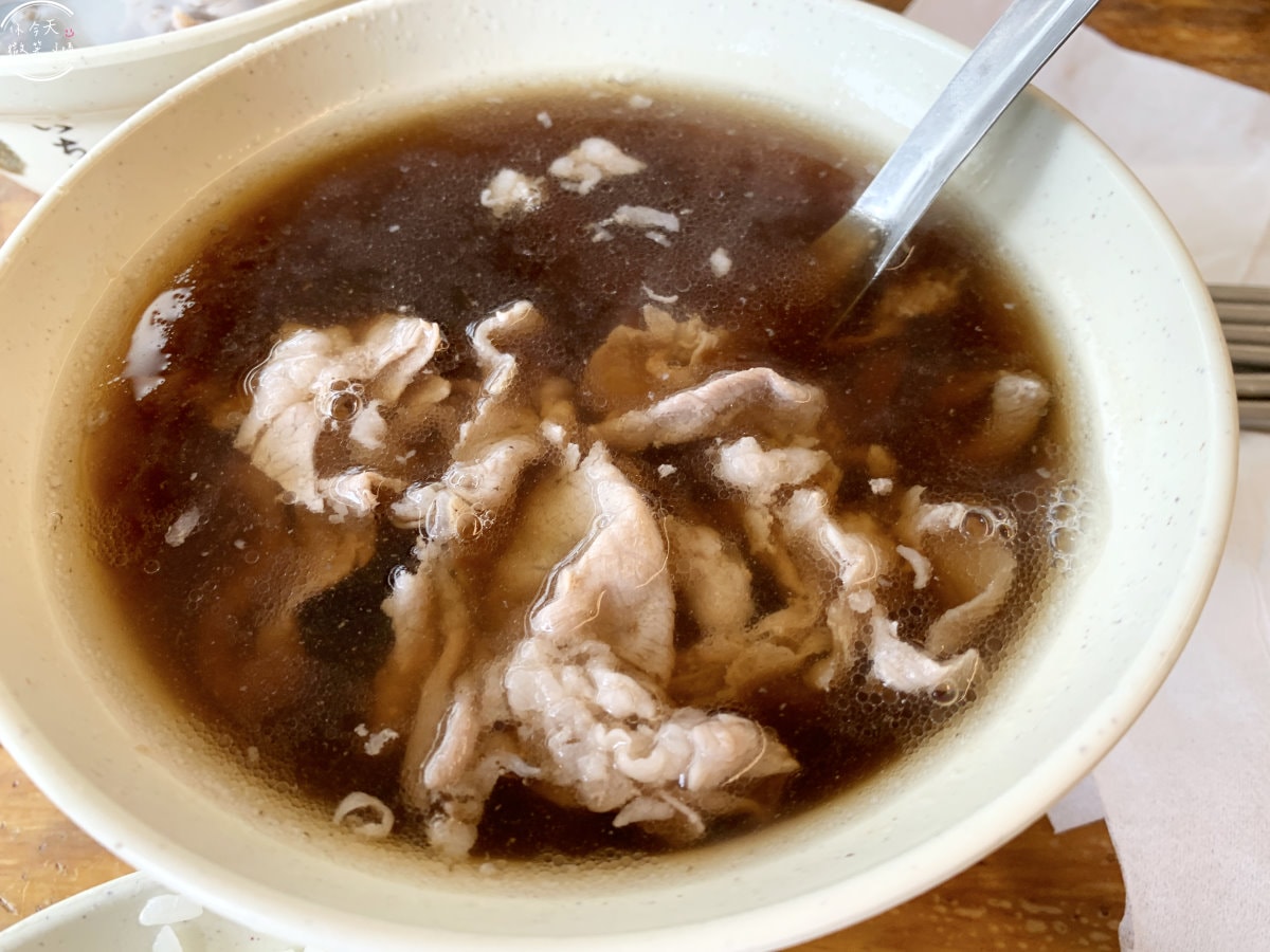 老曾羊肉∥米其林指南餐廳︱清湯羊肉、當歸羊肉湯頭,暖心又美味︱無腥味招牌炒羊肉與芥藍的絕妙搭配!︱台南小吃探店、台南餐廳 - 第8張圖