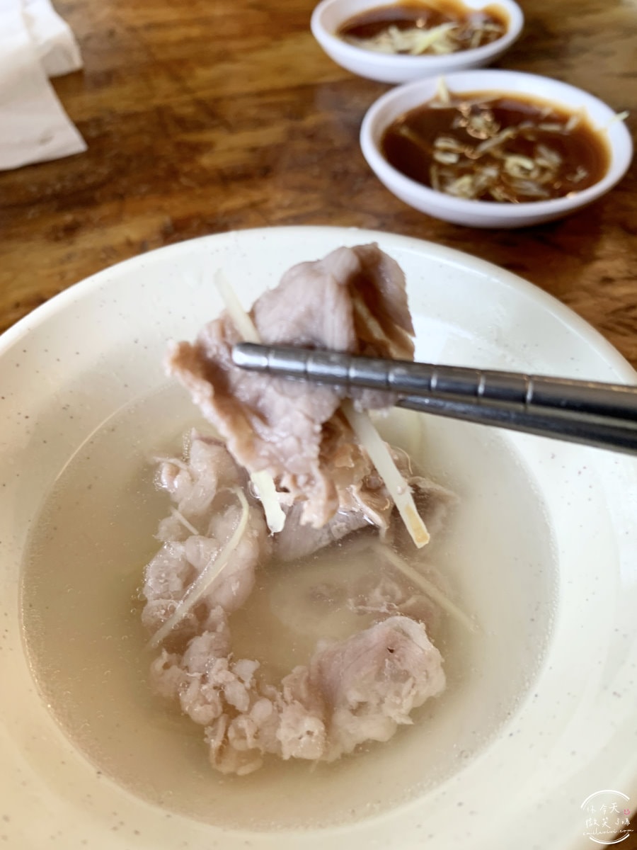 老曾羊肉∥米其林指南餐廳︱清湯羊肉、當歸羊肉湯頭,暖心又美味︱無腥味招牌炒羊肉與芥藍的絕妙搭配!︱台南小吃探店、台南餐廳 - 第13張圖