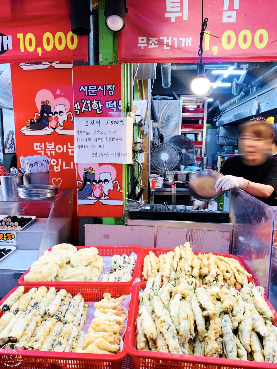 大邱金敏京性感的辣炒年糕(김민경의 섹시한떡볶이&꼬마김밥)︱西門市場(서문시장)韓國小吃︱一次品嘗兩種辣炒年糕、炸物,韓國市場小吃鯉魚餅 - 第23張圖