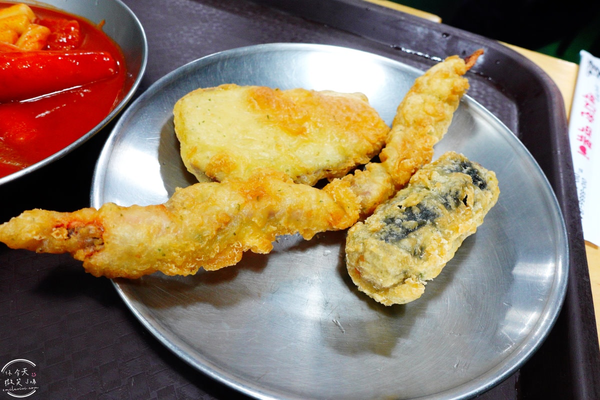 大邱金敏京性感的辣炒年糕(김민경의 섹시한떡볶이&꼬마김밥)︱西門市場(서문시장)韓國小吃︱一次品嘗兩種辣炒年糕、炸物,韓國市場小吃鯉魚餅 - 第35張圖