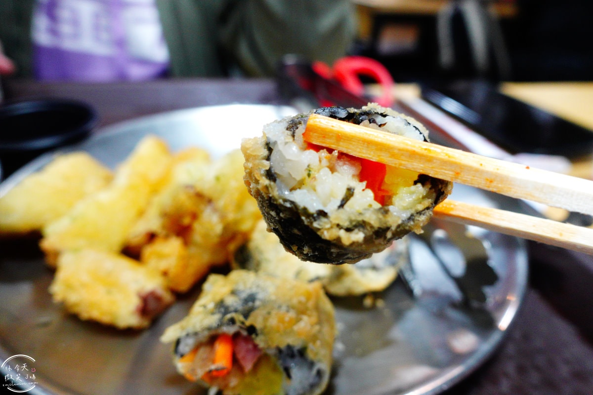 大邱金敏京性感的辣炒年糕(김민경의 섹시한떡볶이&꼬마김밥)︱西門市場(서문시장)韓國小吃︱一次品嘗兩種辣炒年糕、炸物,韓國市場小吃鯉魚餅 - 第36張圖